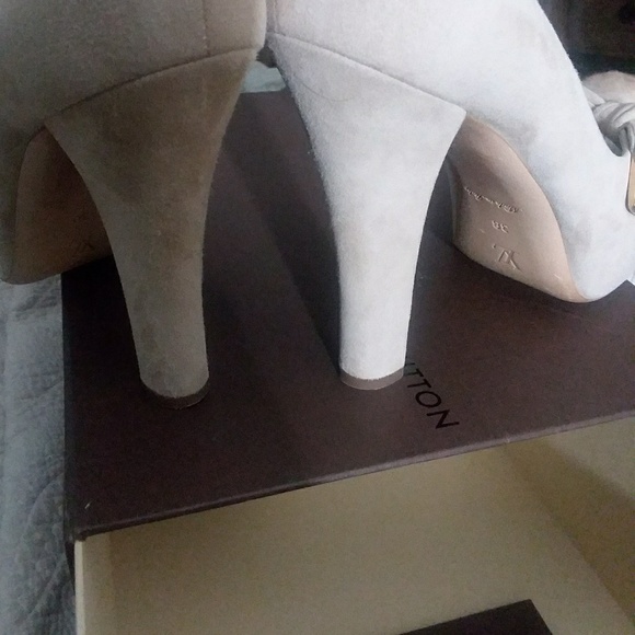 Louis Vuitton Heels - Picture 5 of 7